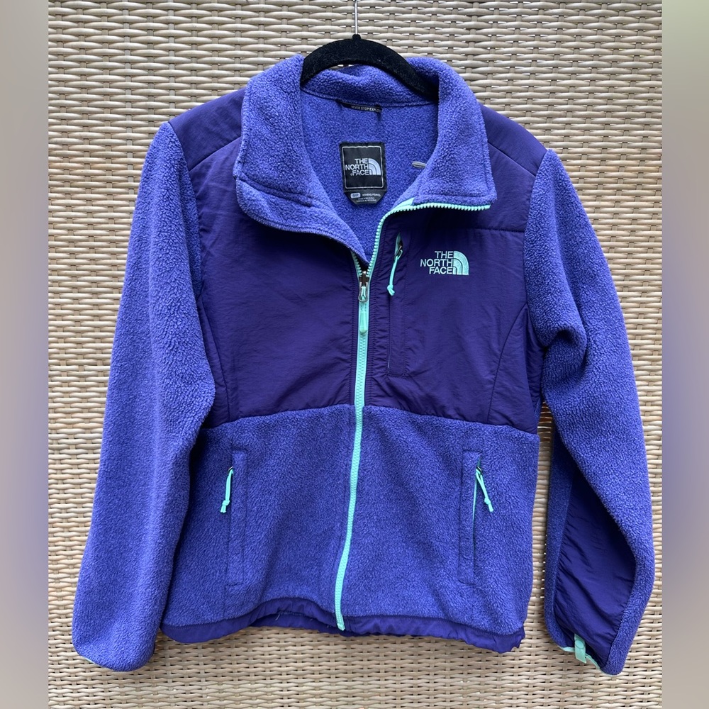 North Face Women's Small Fleece Jacket. Periwinkle with green/teal zipper